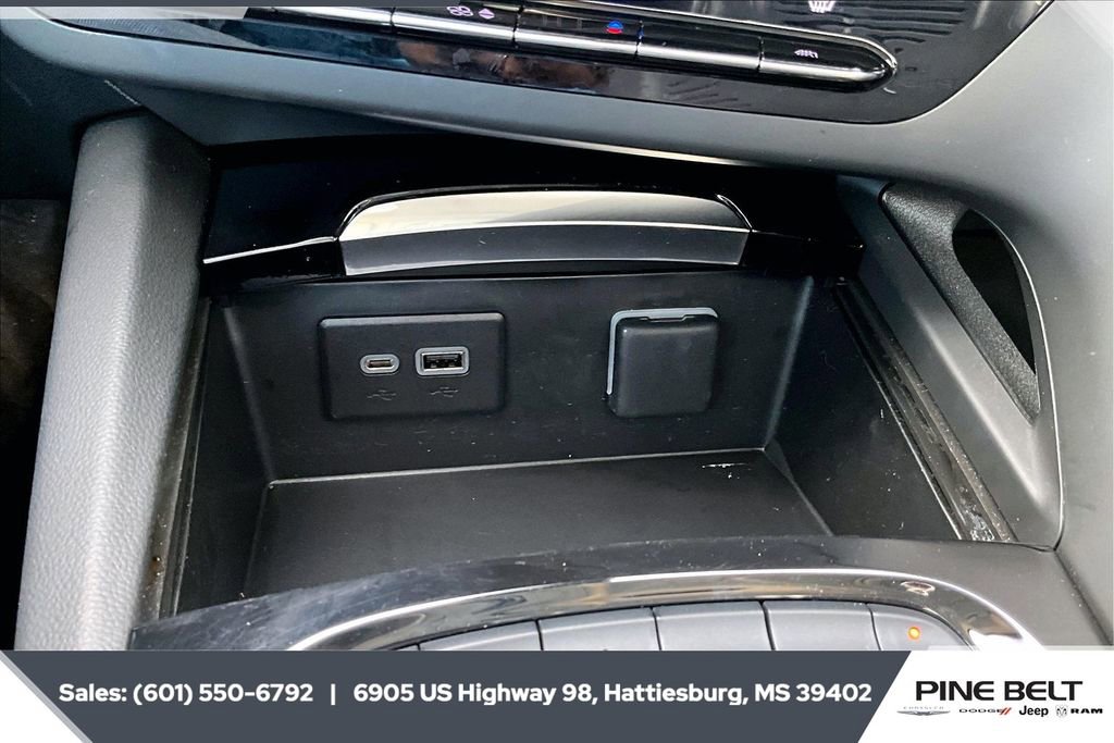 Used 2023 Buick Envision Essence w/ Sport Touring Package image 22