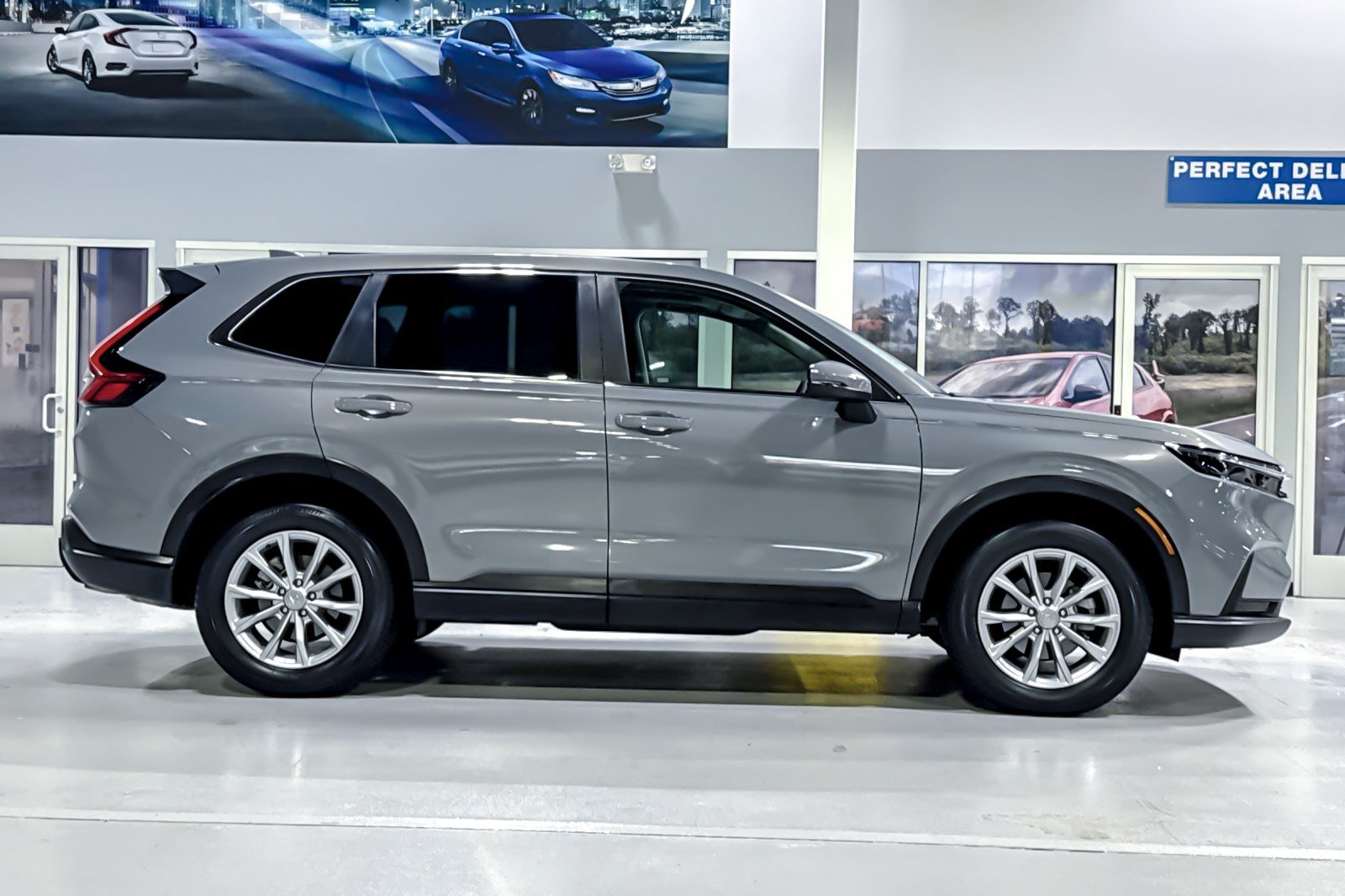 Used 2024 Honda CR-V EX image 8