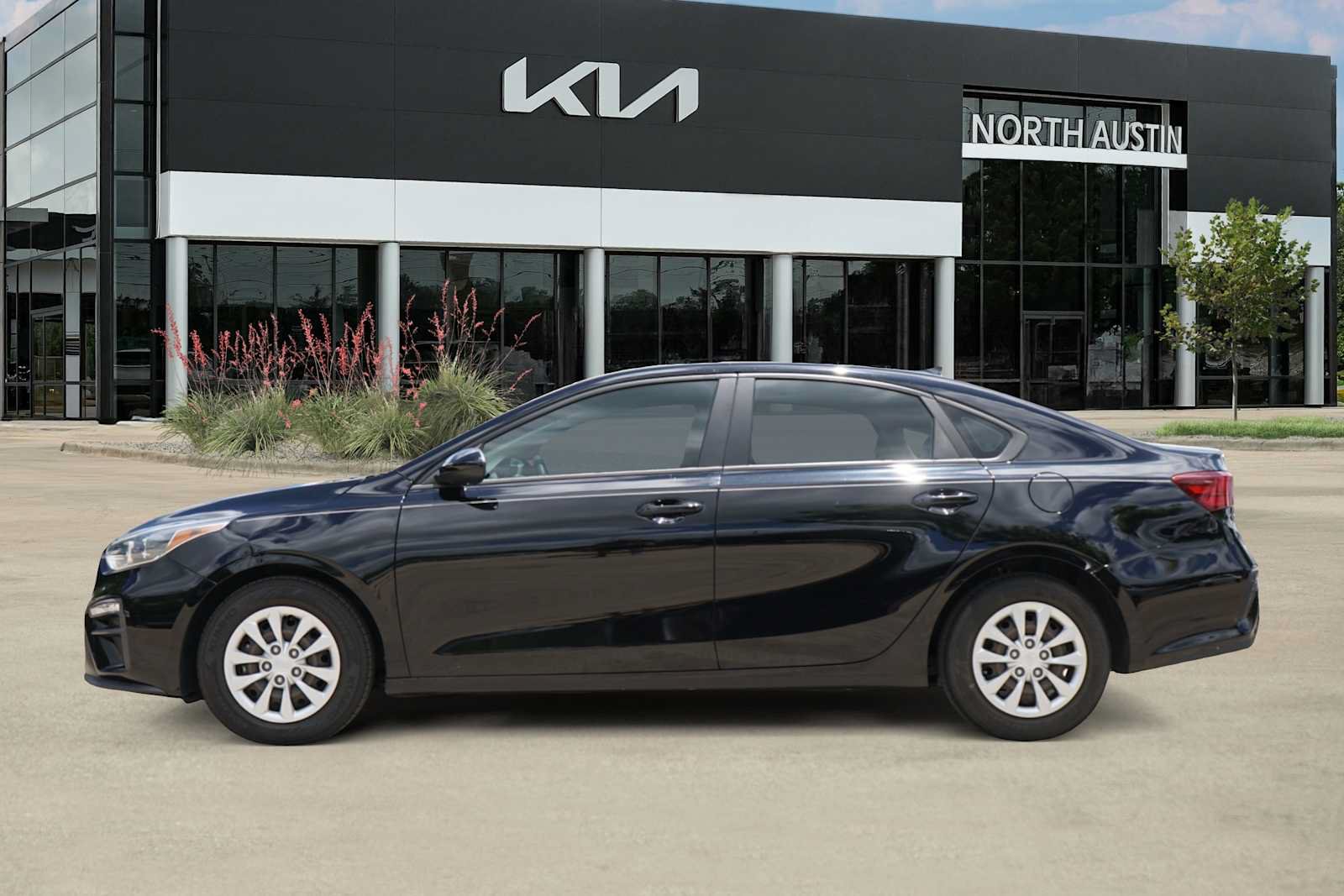 Certified 2021 Kia Forte Sedan FWD image 3
