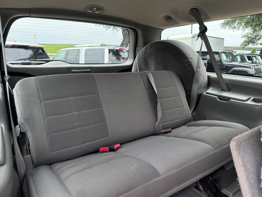 Used 2005 Ford Excursion XLT AWD/4WD image 18