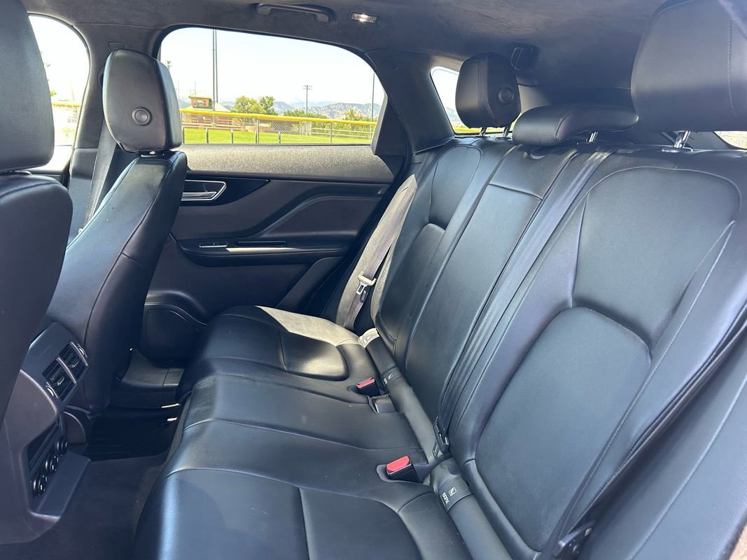 Used 2020 Jaguar F-PACE Premium image 17