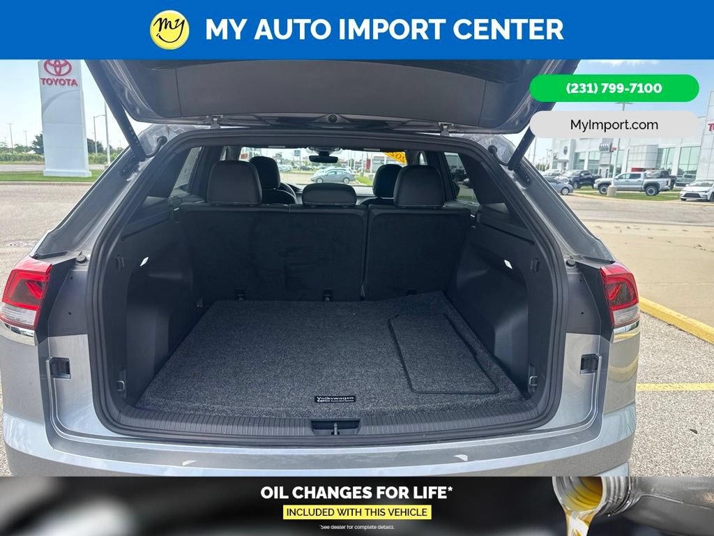 Used 2025 Volkswagen Atlas Cross Sport SEL AWD/4WD image 28