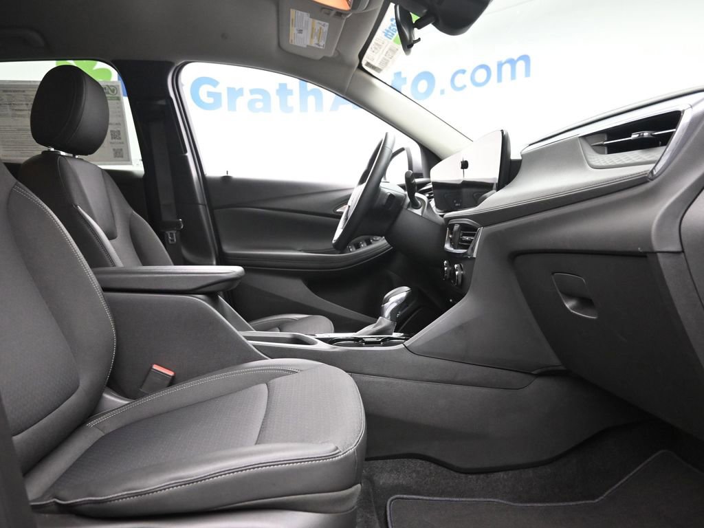 Used 2025 Buick Encore GX Preferred image 7