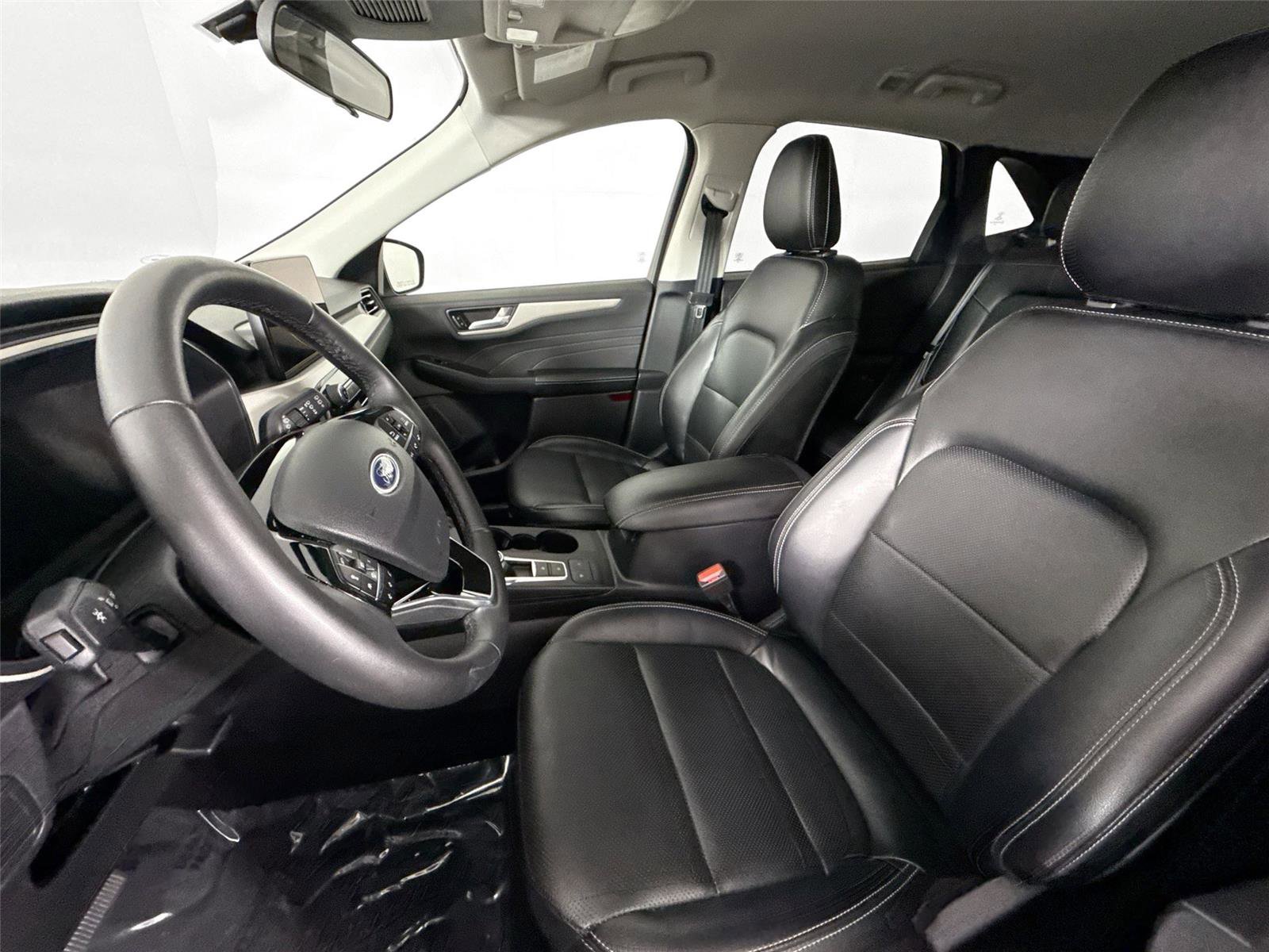 Used 2022 Ford Escape SEL w/ Technology Package image 3