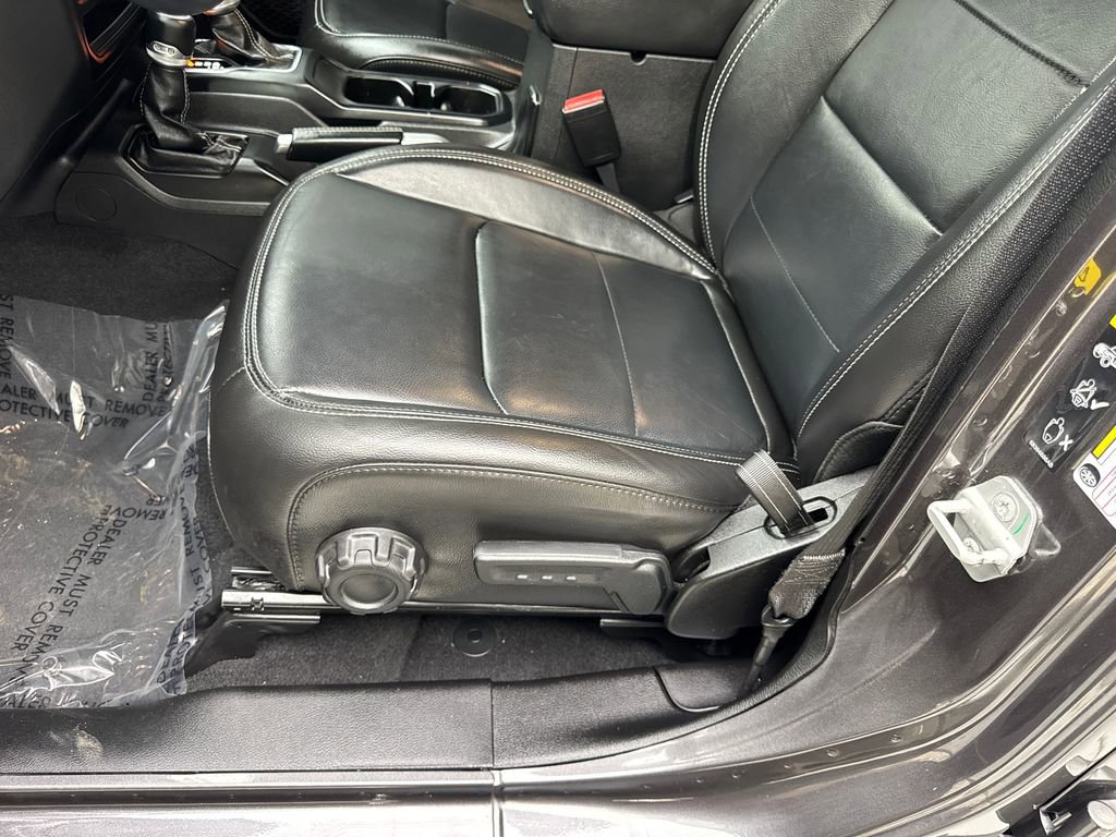 Used 2022 Jeep Wrangler Unlimited Sahara w/ Cold Weather Group image 26