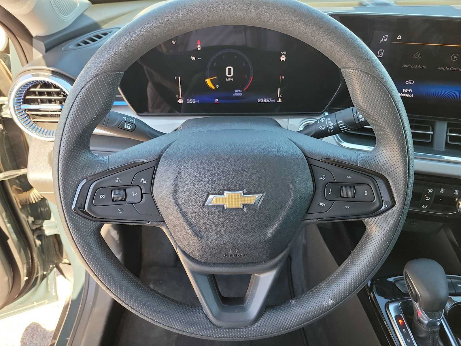 Used 2025 Chevrolet Trax LT FWD image 19