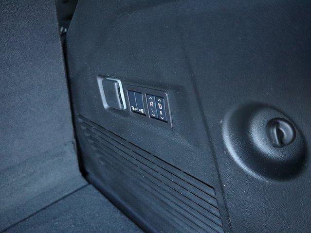 New 2025 GMC Yukon Elevation image 10