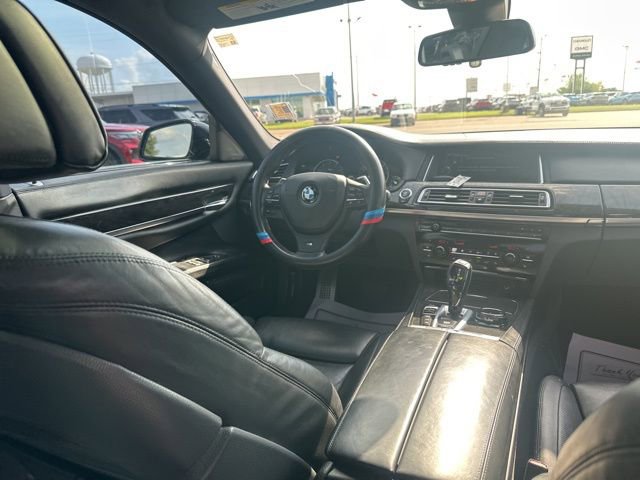 Used 2014 BMW 750Li xDrive image 12