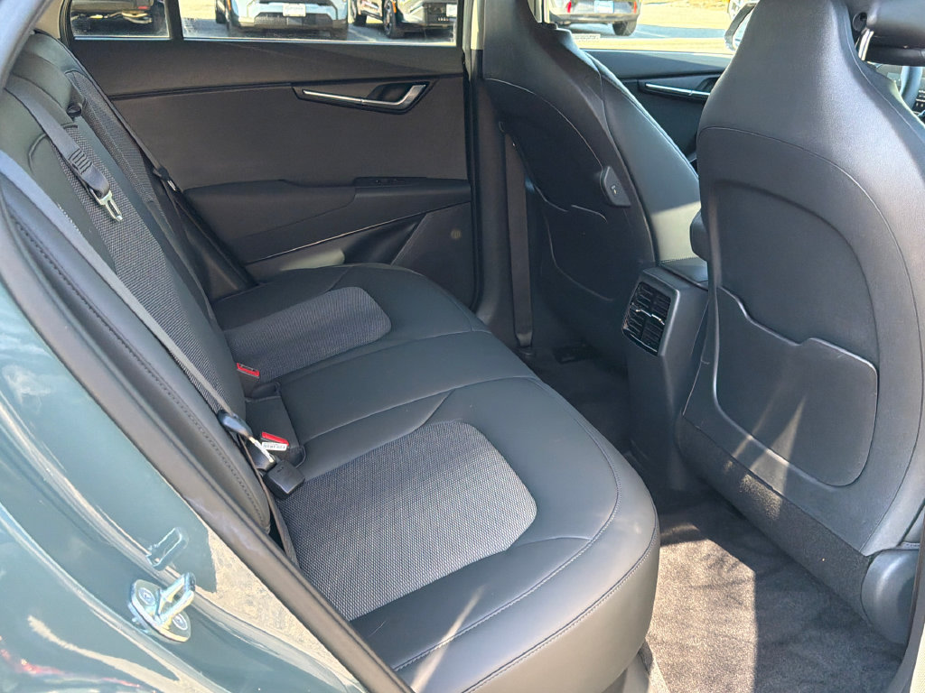 Used 2023 Kia Niro Wind FWD image 16