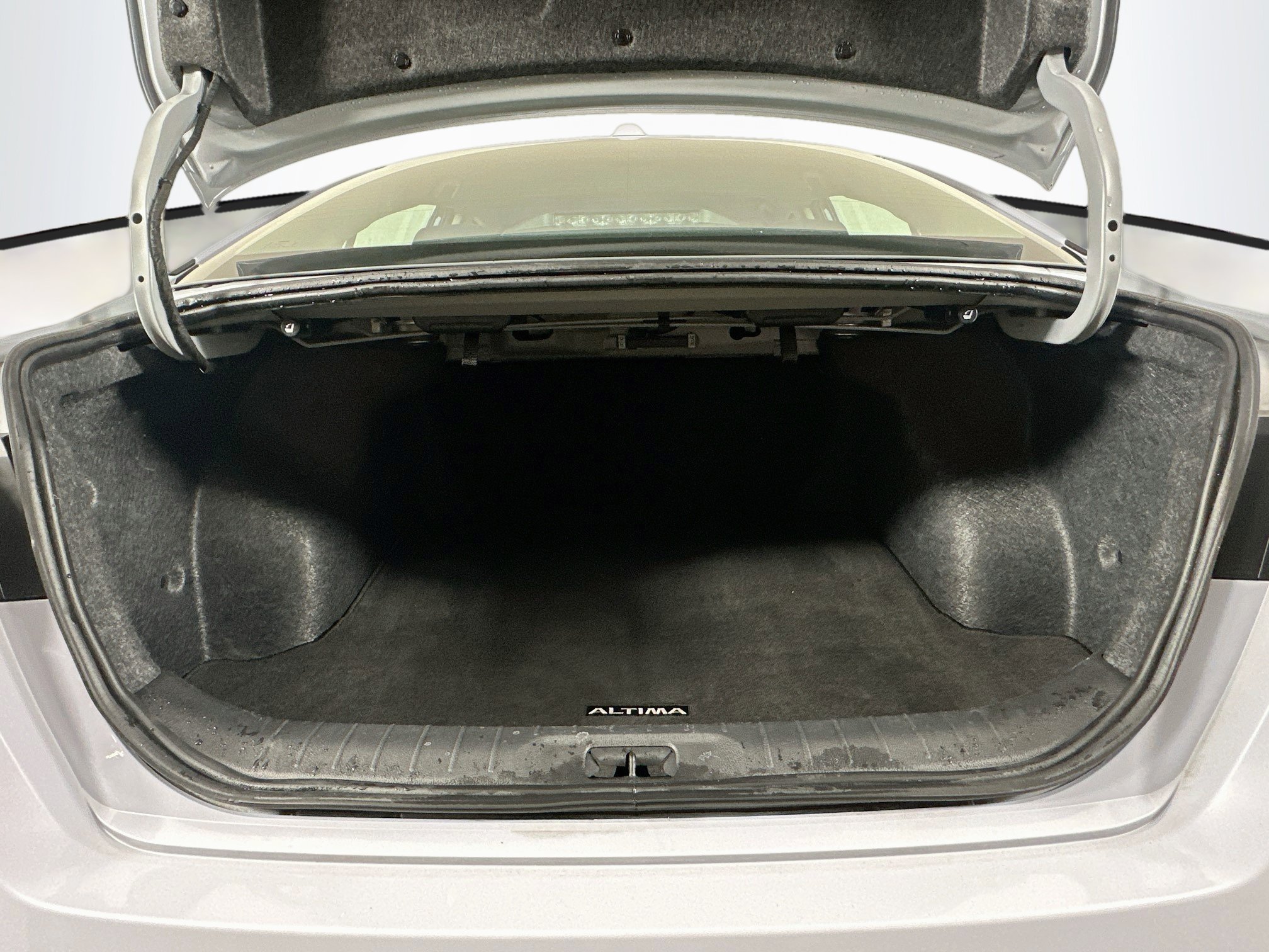 Used 2024 Nissan Altima 2.5 SR FWD image 27