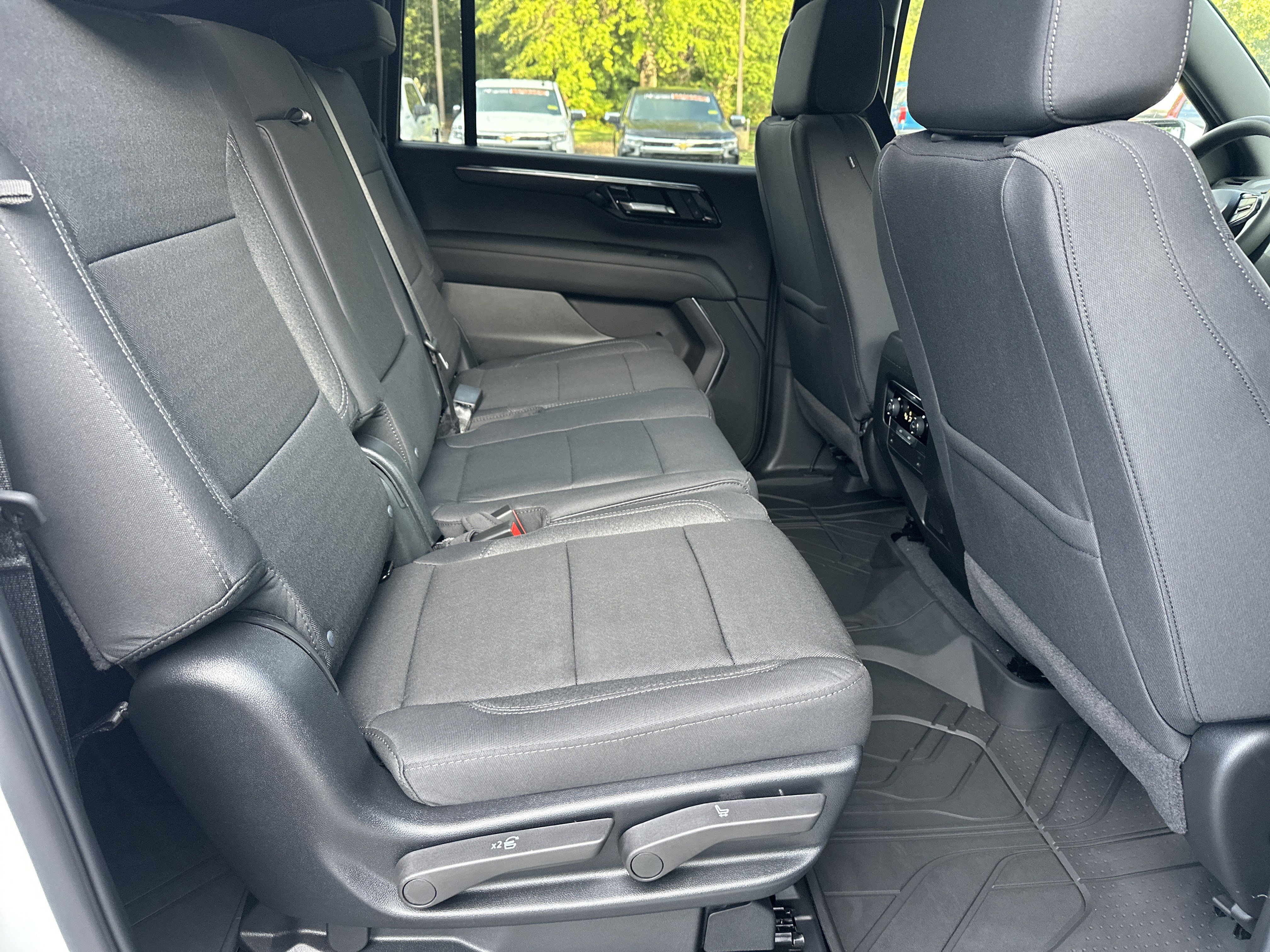 New 2025 Chevrolet Suburban LS RWD image 13