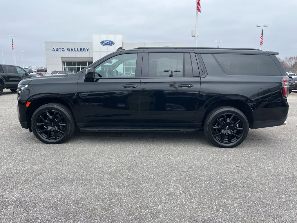 Used 2023 Chevrolet Suburban RST w/ Sport Performance Package image 8