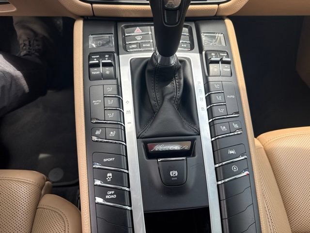 Used 2020 Porsche Macan AWD/4WD image 31