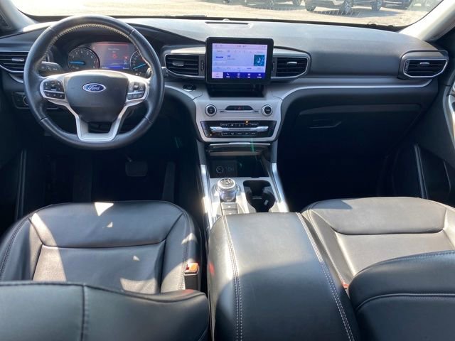 Used 2023 Ford Explorer XLT image 6
