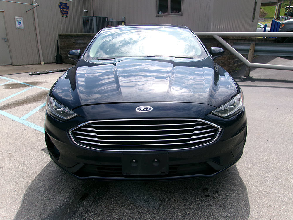 Used 2020 Ford Fusion SE FWD image 2