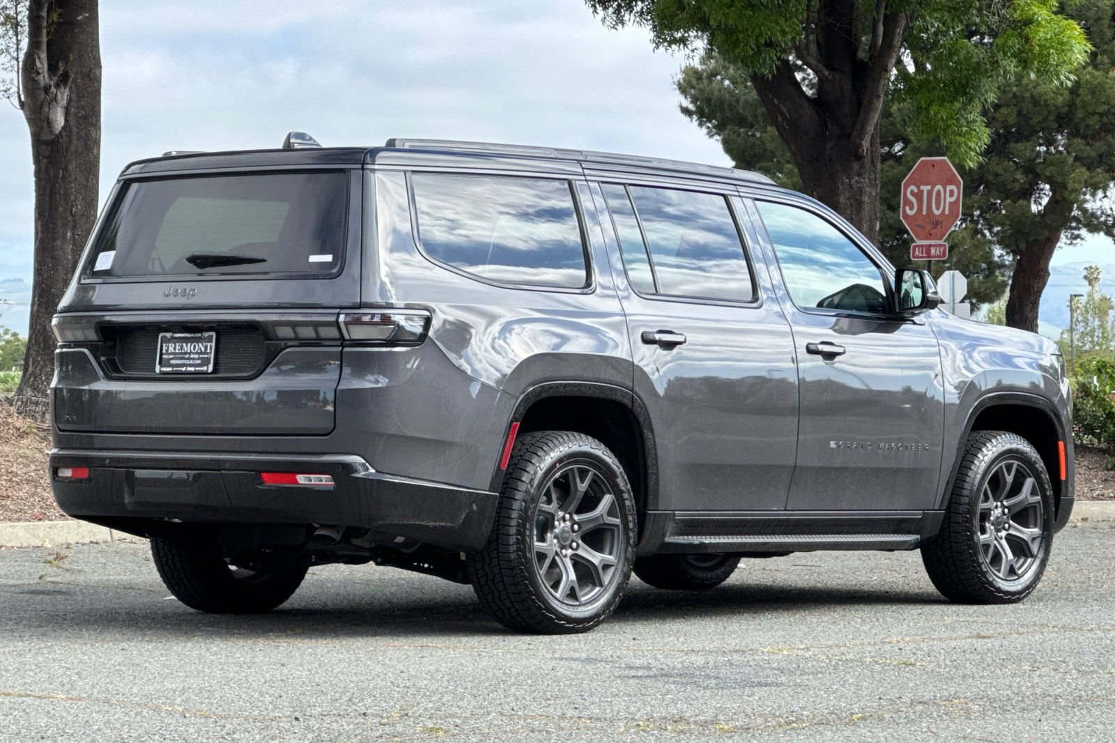 New 2026 Jeep Grand Wagoneer 4WD w/ Quick Order Packge 29V Upland video 3