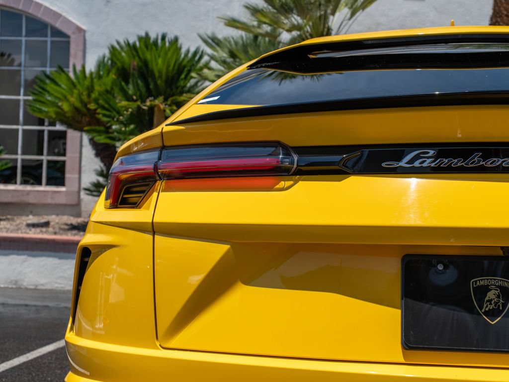 Used 2021 Lamborghini Urus AWD/4WD image 39