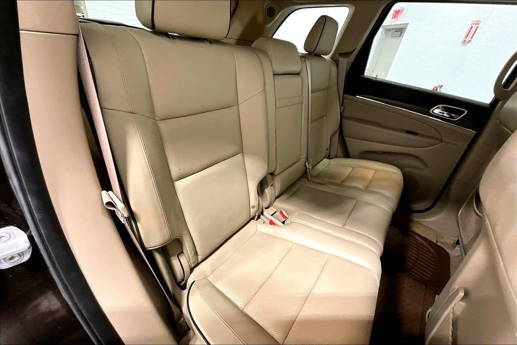 Used 2017 Jeep Grand Cherokee Overland w/ Jeep Active Safety Group image 36