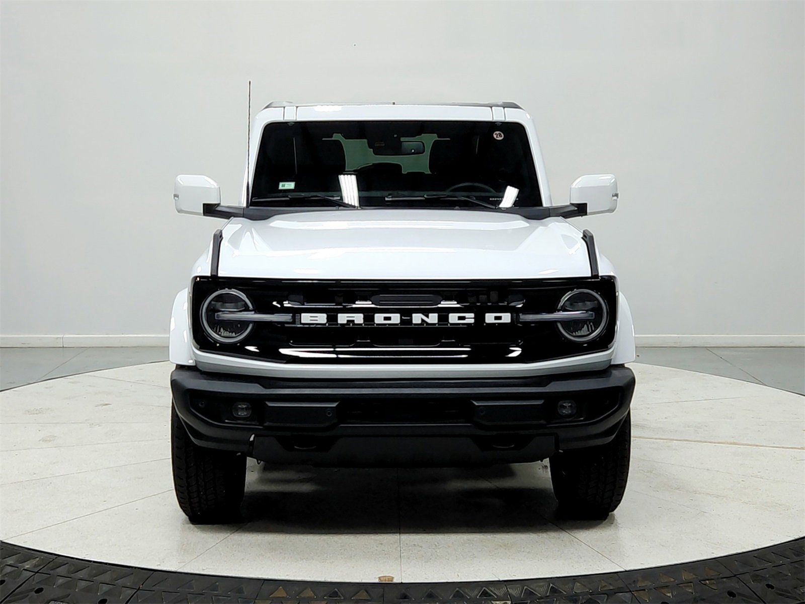 New 2025 Ford Bronco Outer Banks image 2