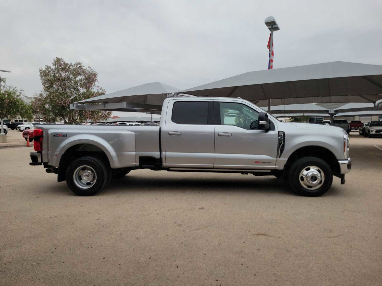 Used 2024 Ford F350 Lariat AWD/4WD image 9