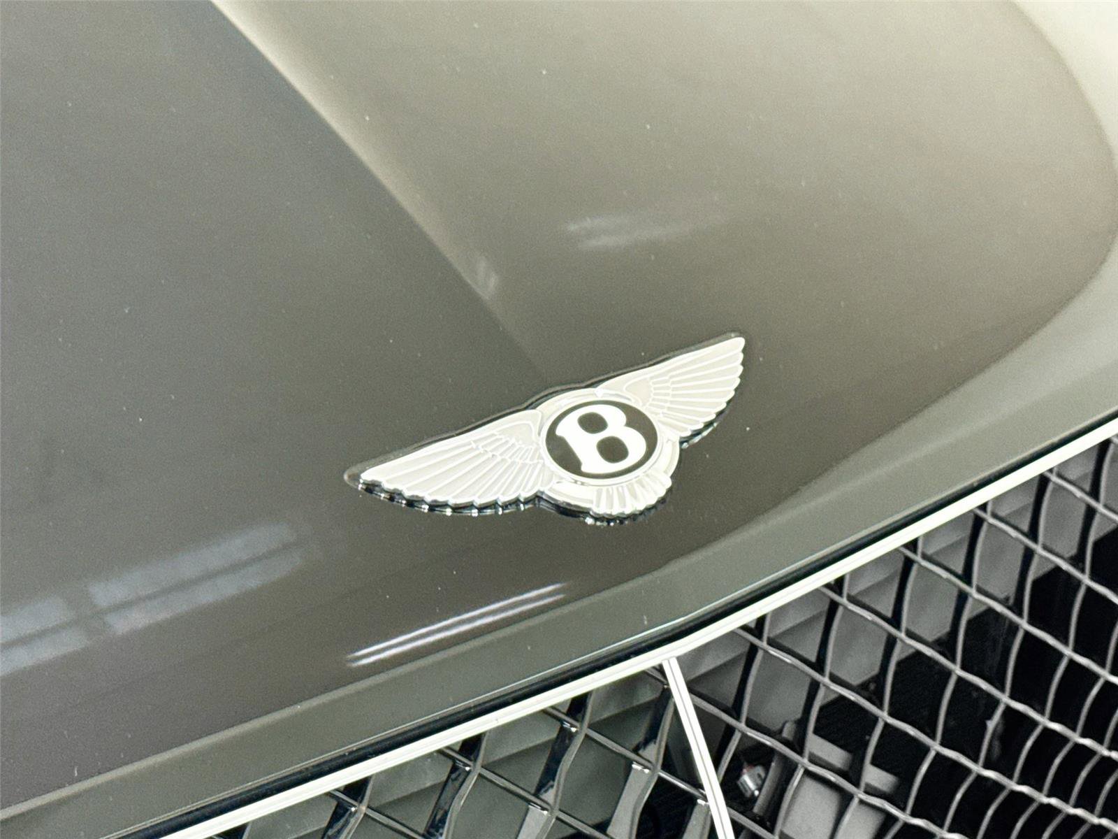 Used 2024 Bentley Bentayga AWD/4WD image 36