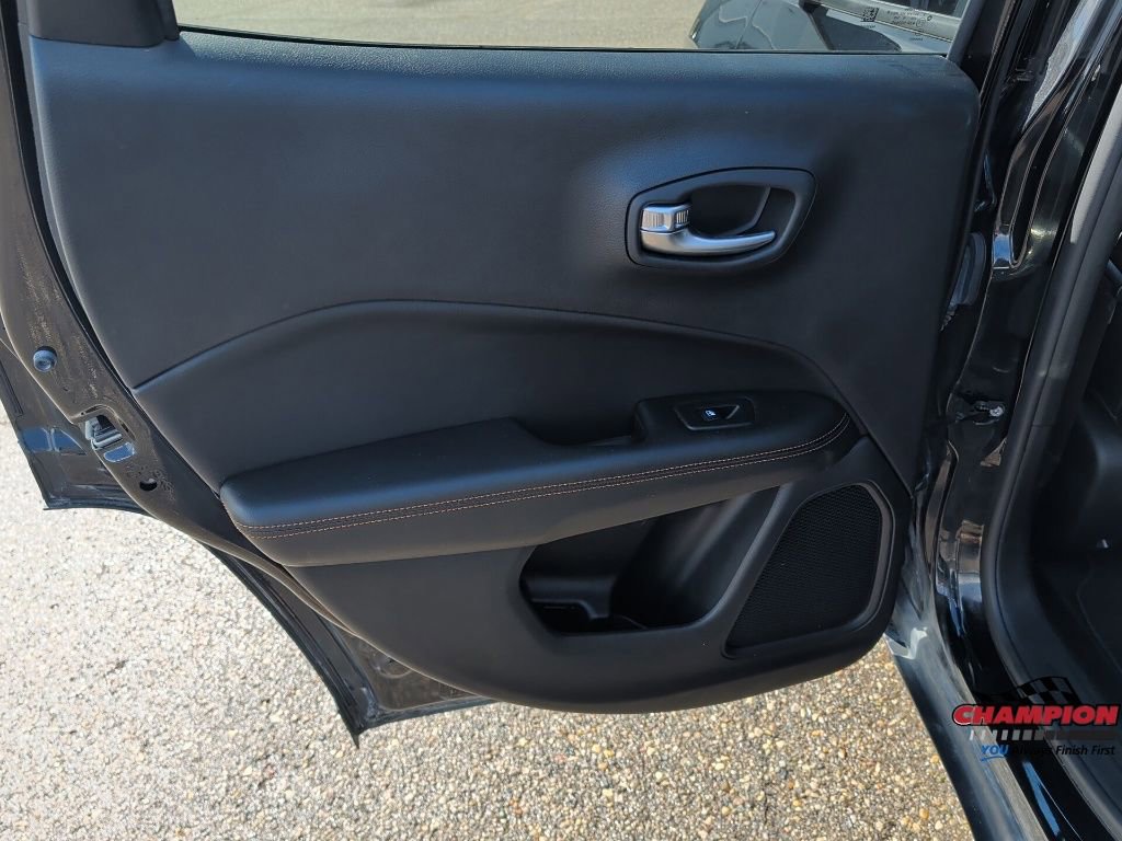 Used 2020 Jeep Compass Limited image 15