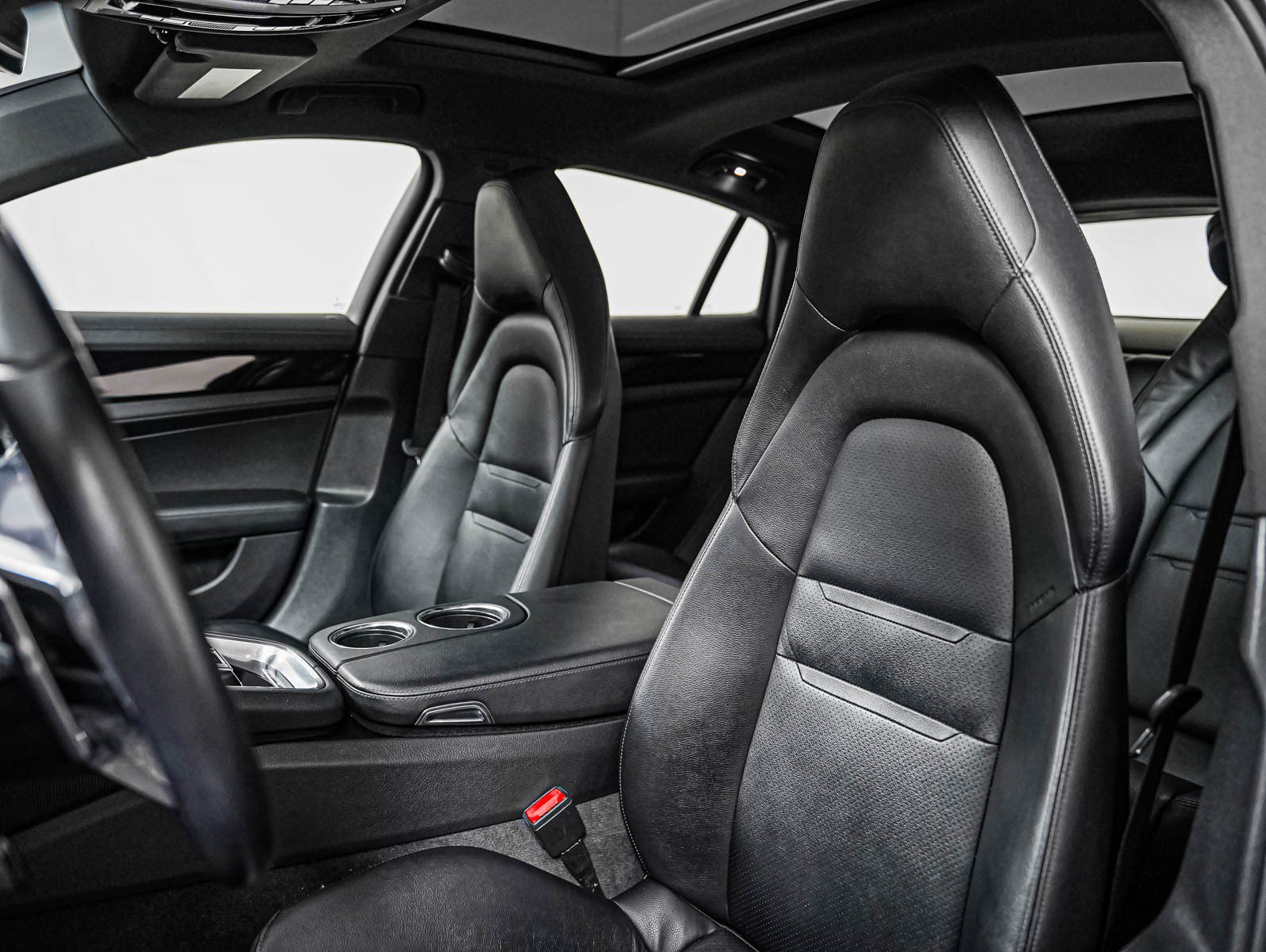 Certified 2018 Porsche Panamera RWD image 5