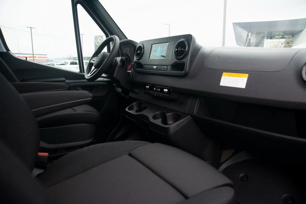 Used 2024 Mercedes-Benz Sprinter 3500 image 30