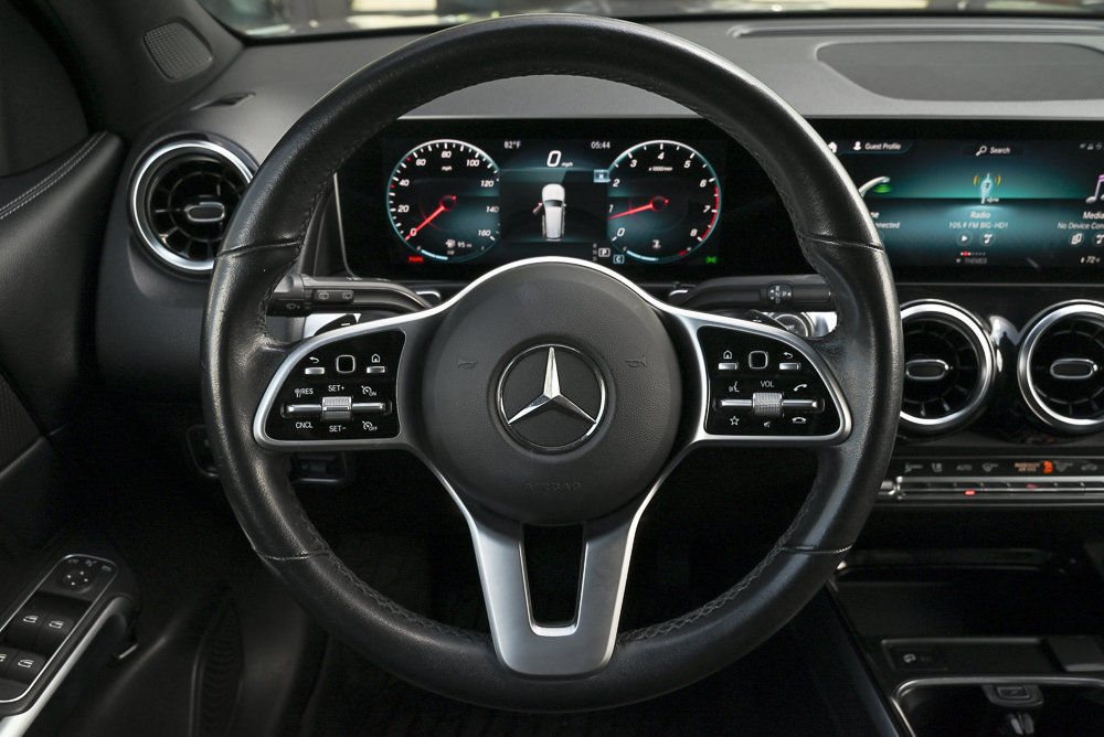 Used 2021 Mercedes-Benz GLB 250 4MATIC w/ Premium Package image 9