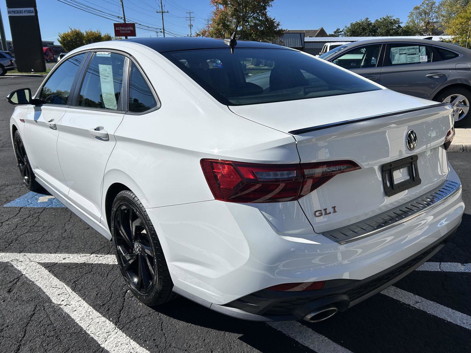 Used 2023 Volkswagen Jetta GLI Autobahn image 4