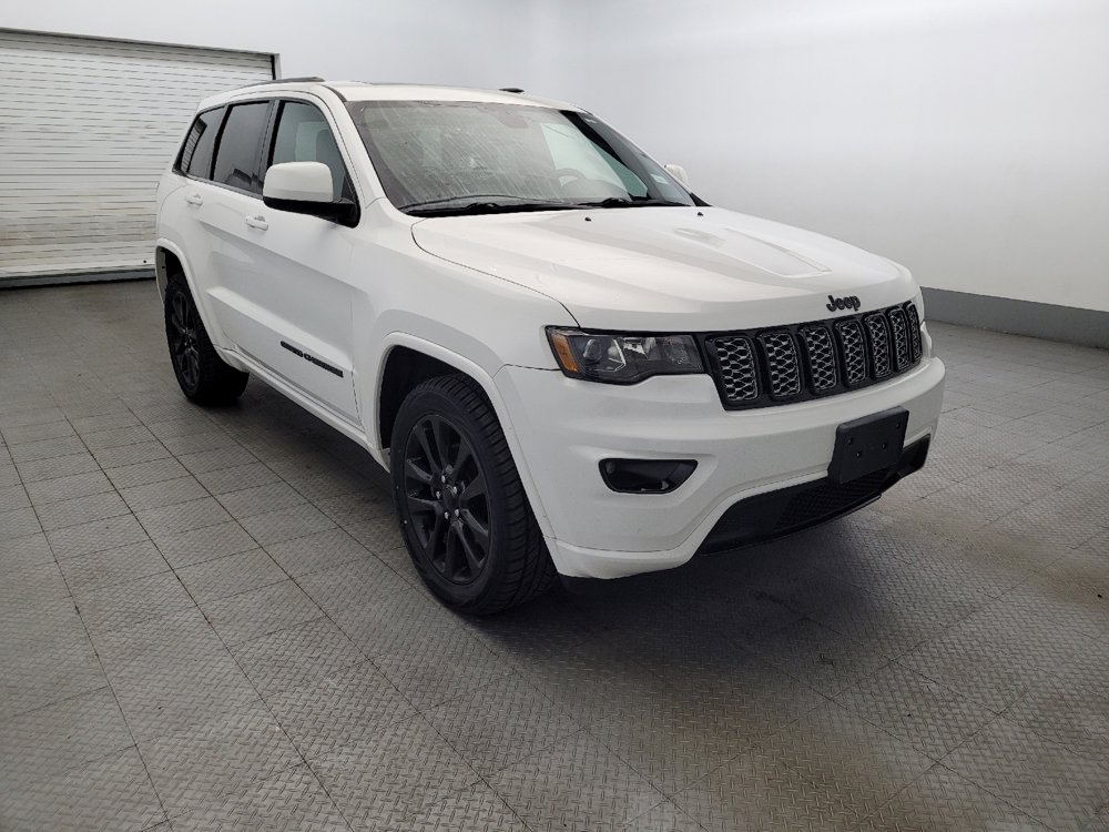 Used 2020 Jeep Grand Cherokee Altitude image 13