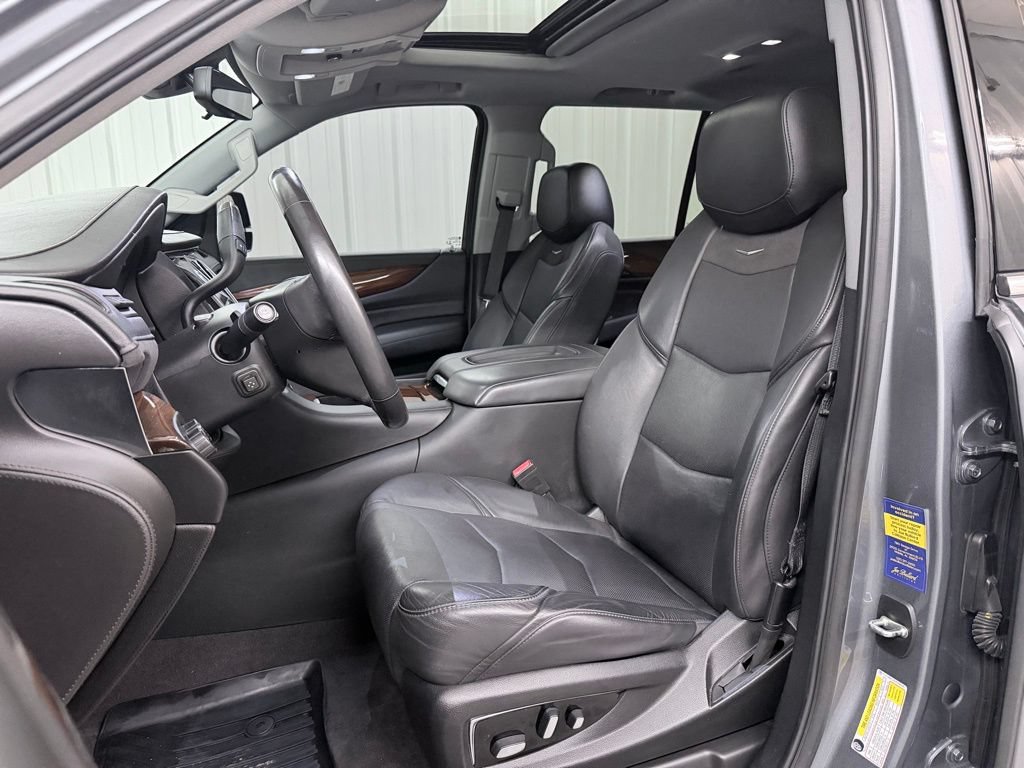Used 2020 Cadillac Escalade Luxury w/ LPO, Radiant Package AWD/4WD image 14
