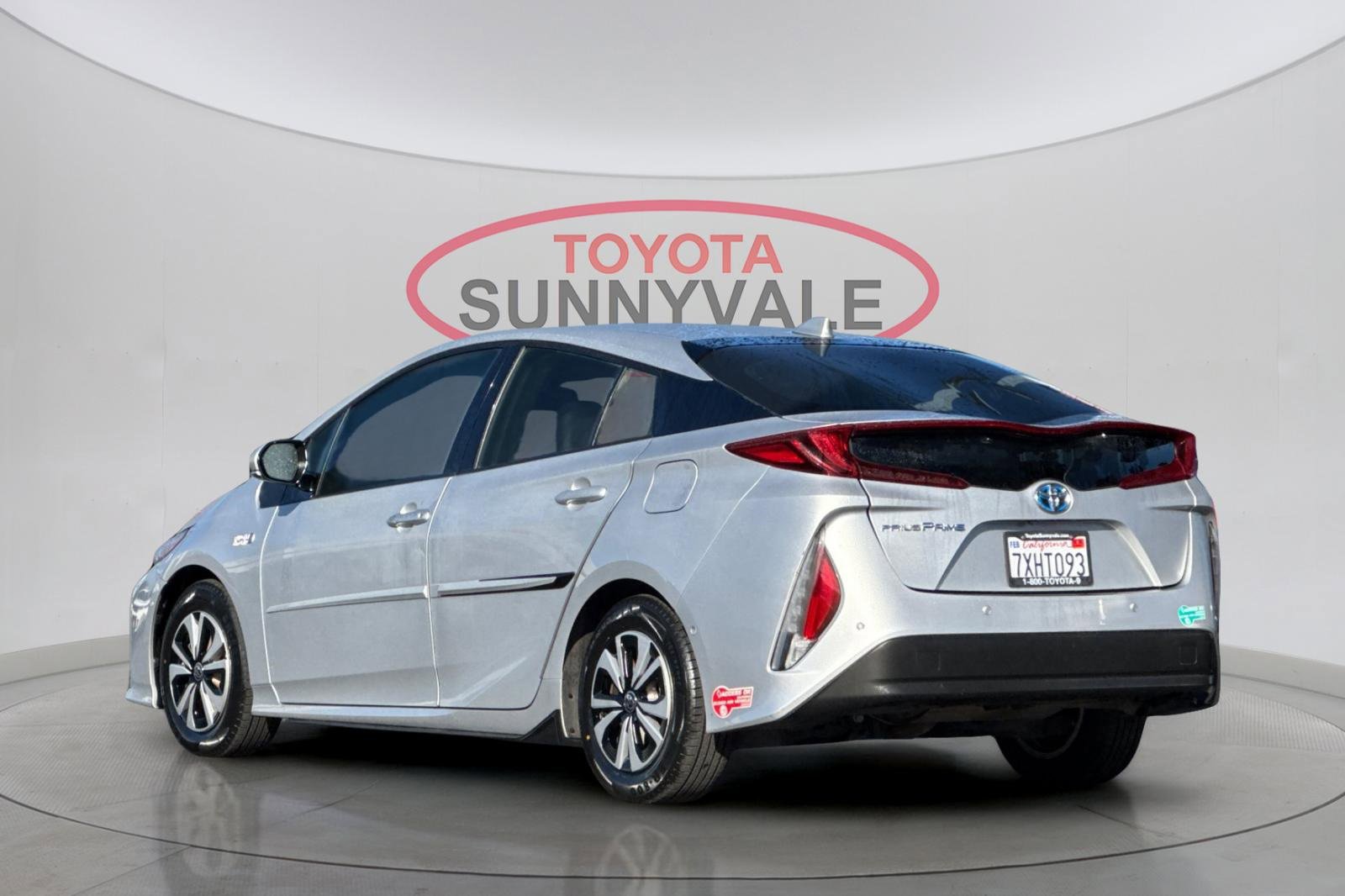 Used 2017 Toyota Prius Prime Advanced image 8