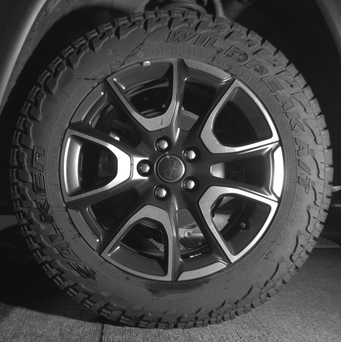 Used 2025 Jeep Compass Trailhawk AWD/4WD image 14