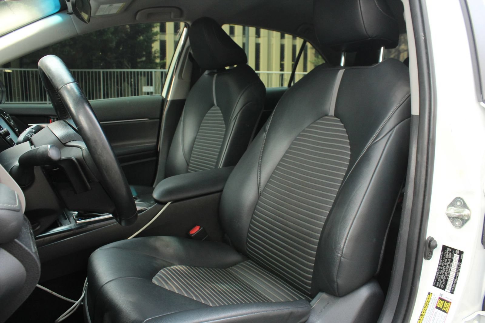 Used 2019 Toyota Camry SE FWD image 15