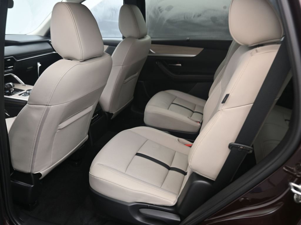 Used 2024 MAZDA CX-90 Plug-In Hybrid w/ Premium Pkg image 17