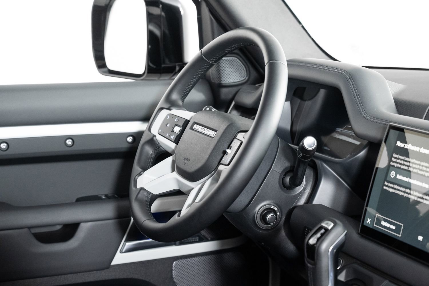 Used 2024 Land Rover Defender 110 SE image 24