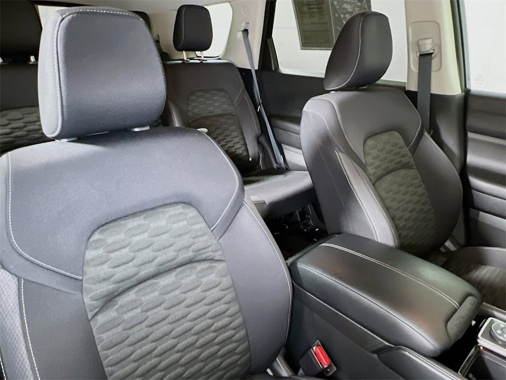 Used 2022 Nissan Pathfinder SV w/ SV Premium Package image 28