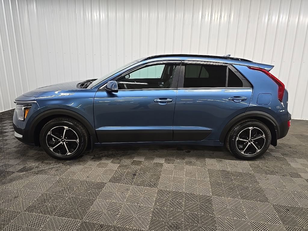 Used 2023 Kia Niro EX FWD image 5