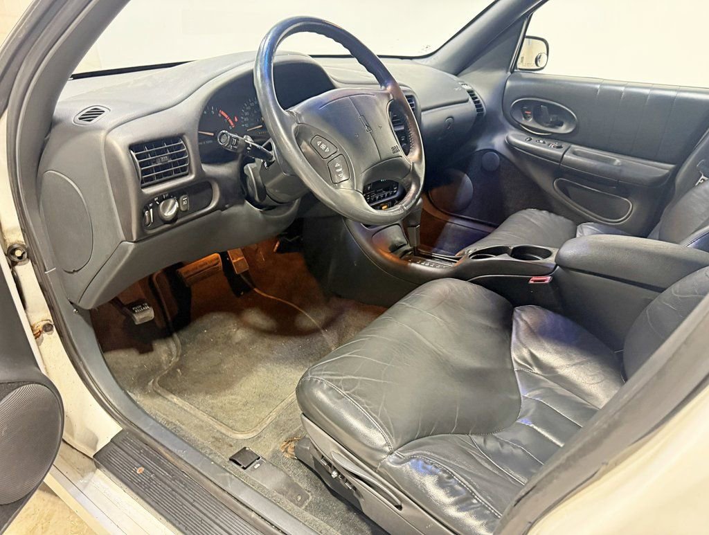 Used 1997 Oldsmobile Cutlass Supreme SL image 21