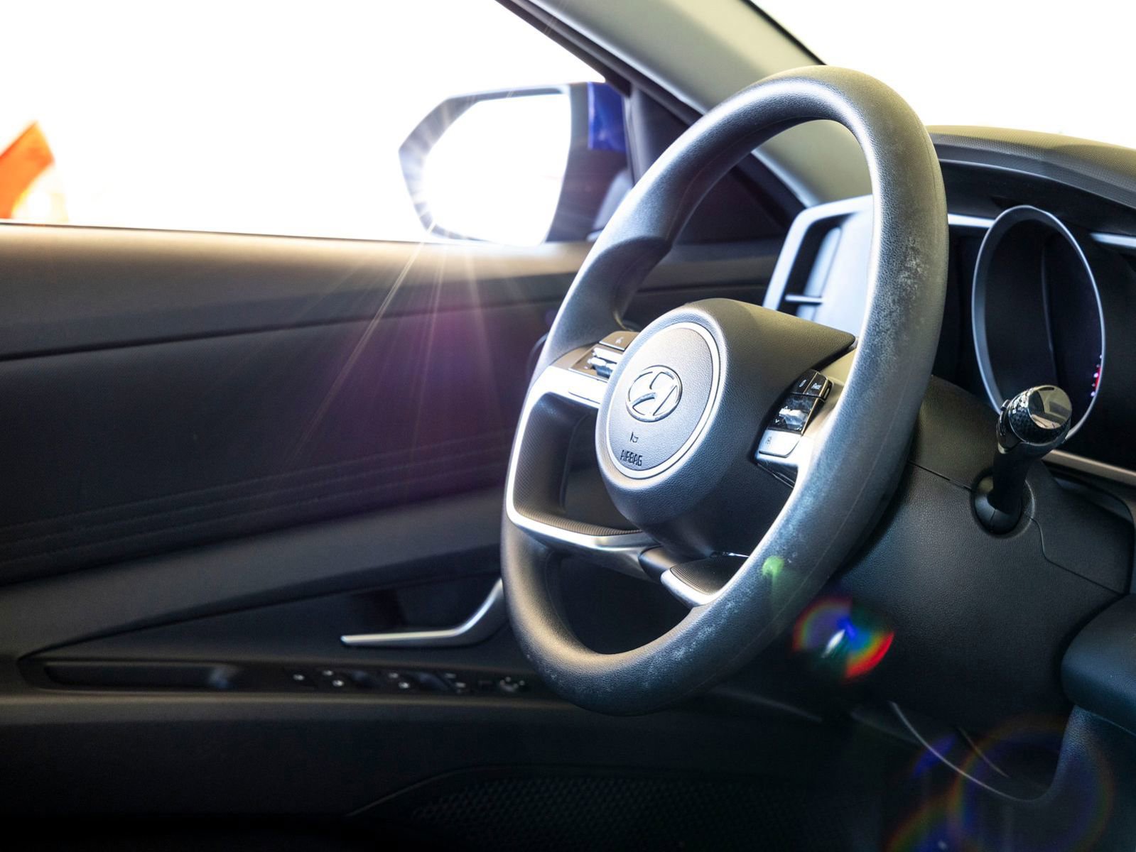 Used 2023 Hyundai Elantra SEL w/ Cargo Package image 29