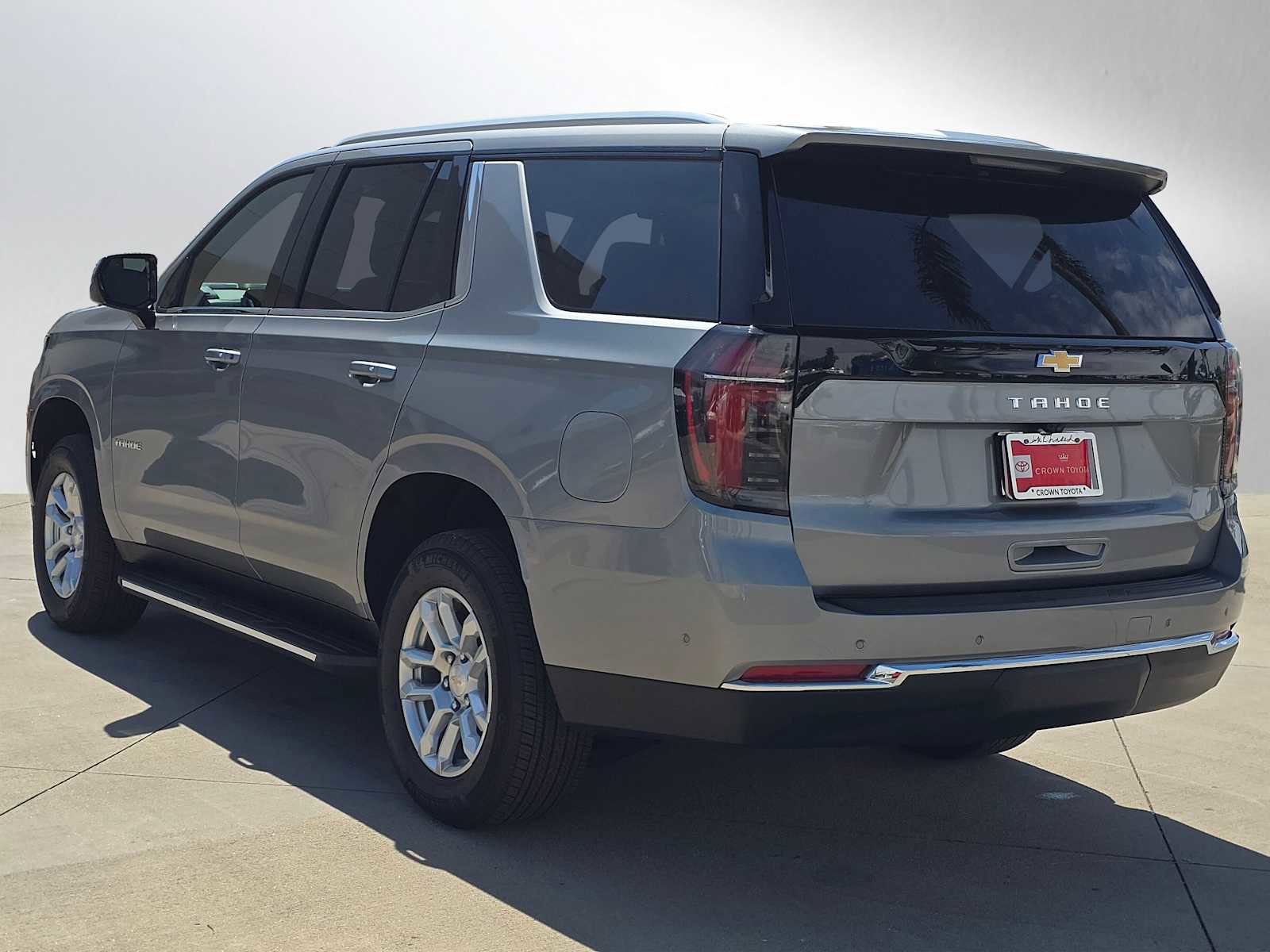 Used 2025 Chevrolet Tahoe LS AWD/4WD image 5