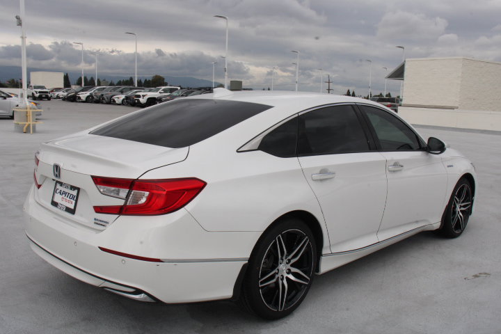 Used 2022 Honda Accord Touring image 3