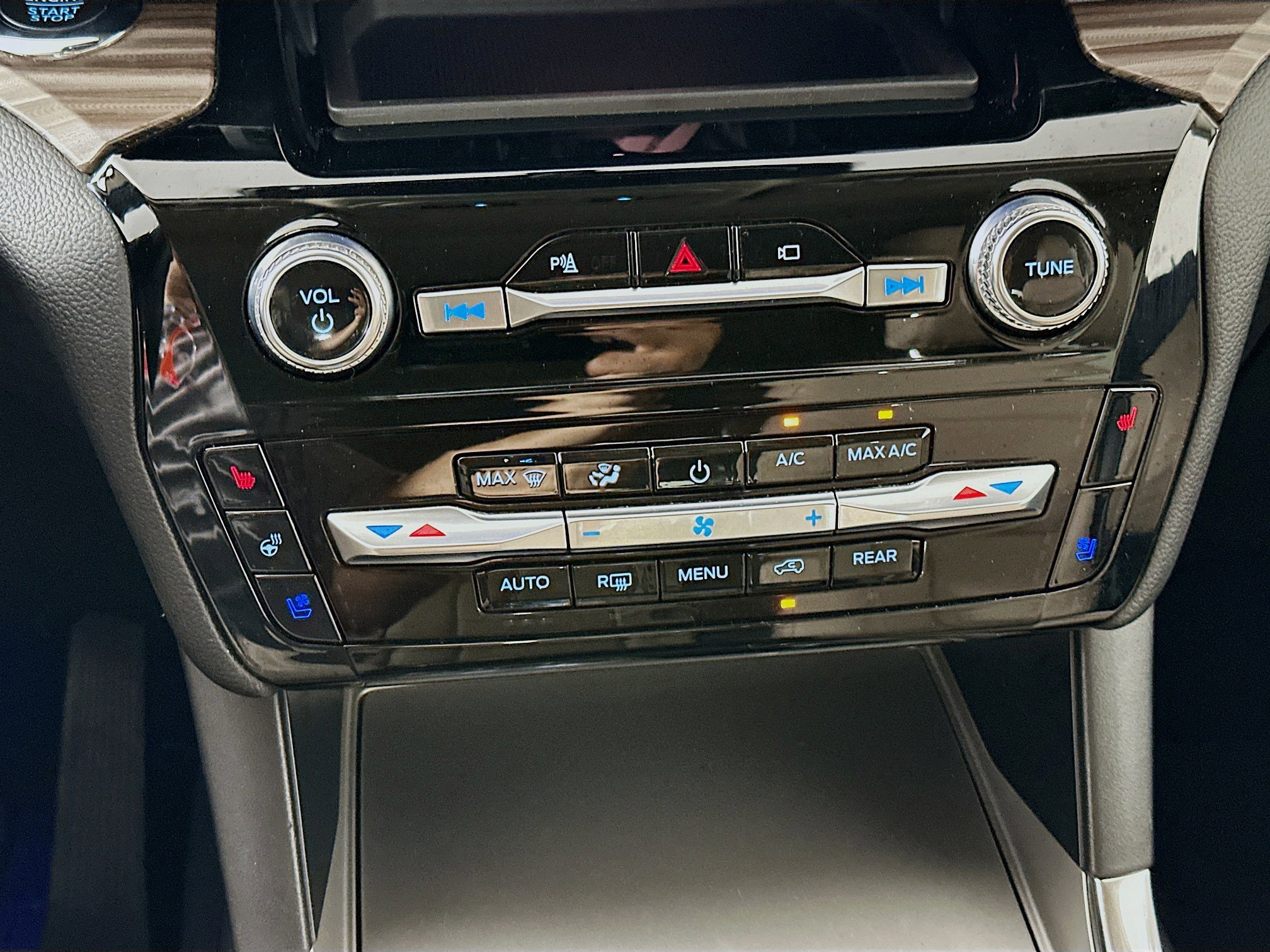 Used 2022 Ford Explorer Limited image 24