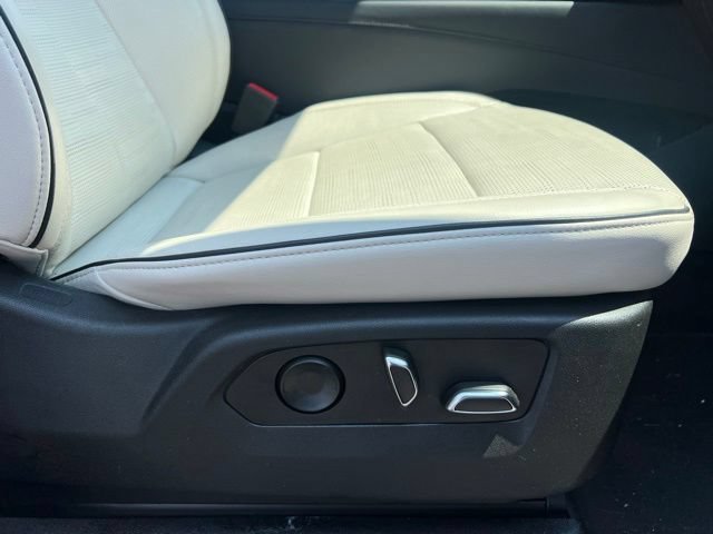 Used 2023 Cadillac Escalade ESV Sport w/ Touring Package AWD/4WD image 15