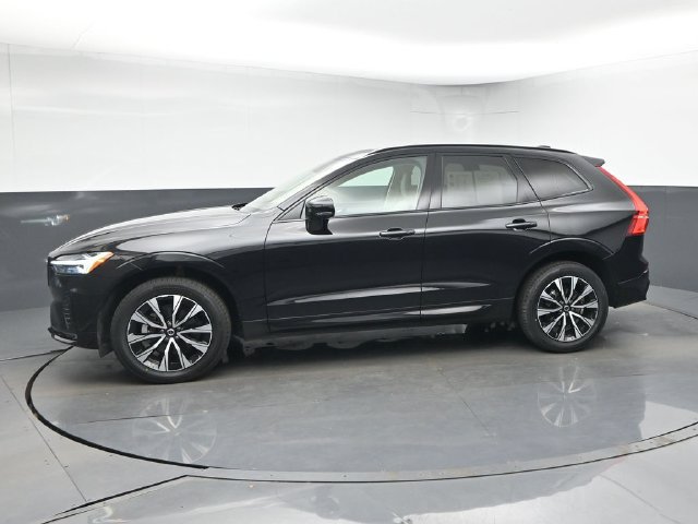 Used 2024 Volvo XC60 B5 Core w/ Climate Package AWD/4WD image 4