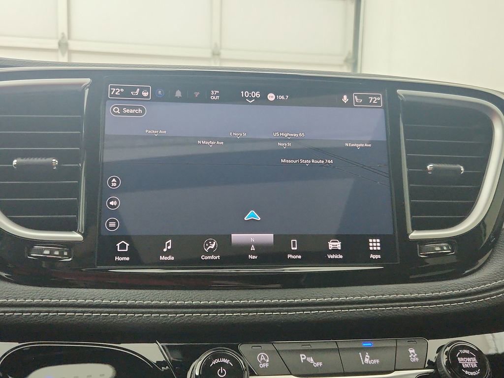 New 2026 Chrysler Pacifica Limited AWD/4WD image 18