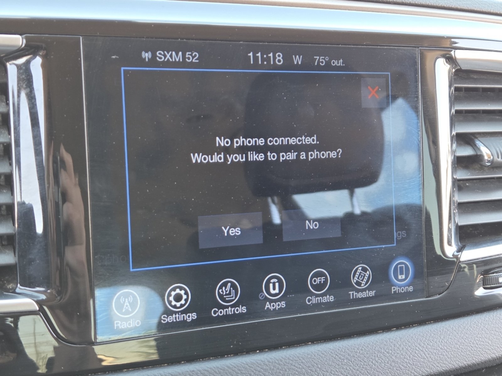 Used 2017 Chrysler Pacifica Touring-L Plus w/ Tire & Wheel Group FWD image 3