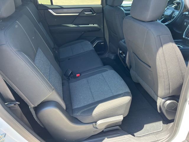 Used 2025 GMC Acadia Elevation image 17