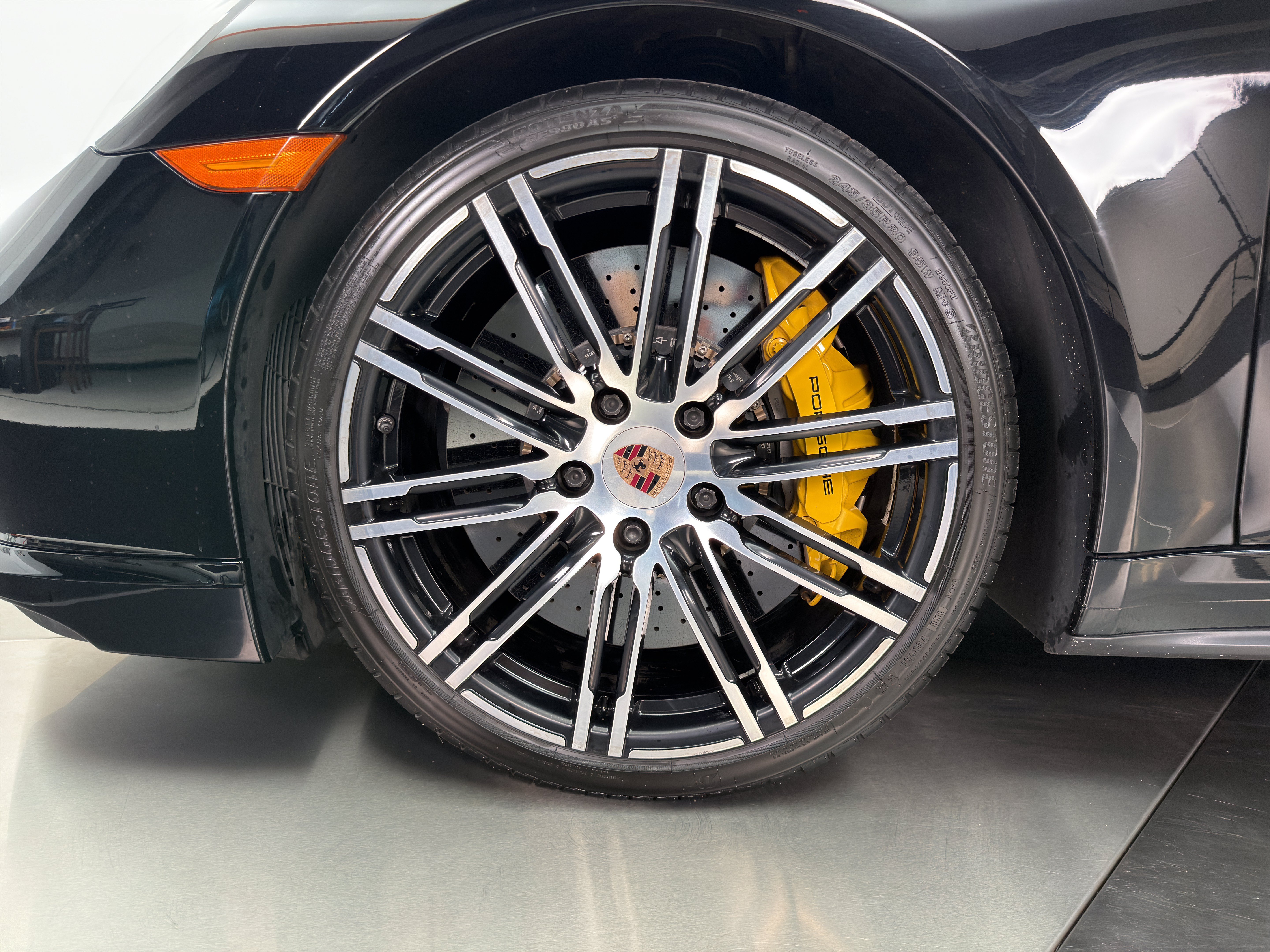 Used 2015 Porsche 911 Turbo S AWD/4WD image 4